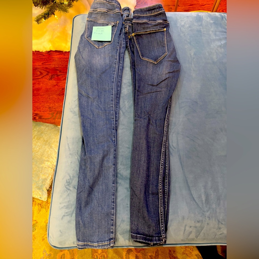 Women’s Hollister jeans ( 2 pairs)